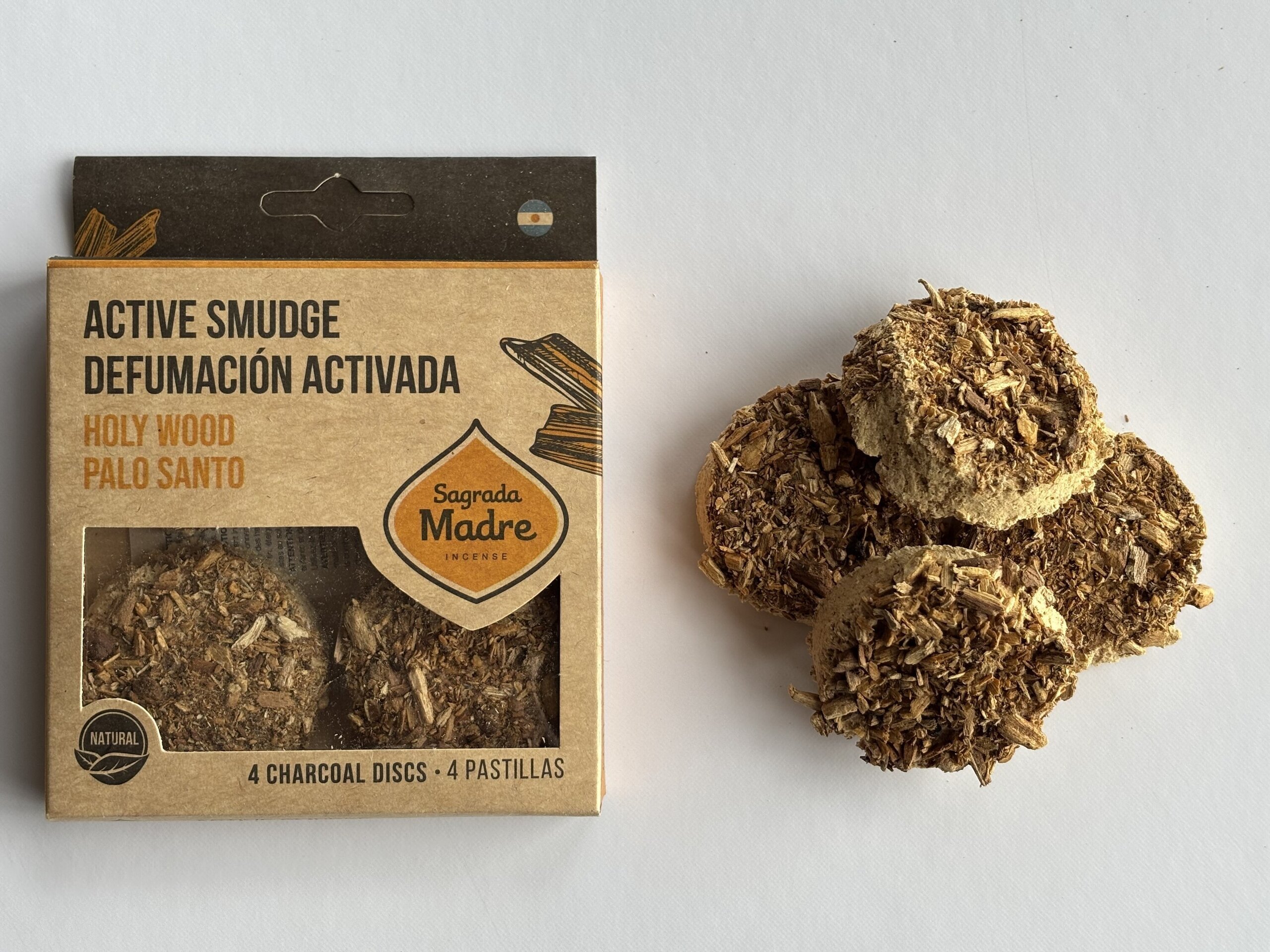 Pastilla defumación activada Palo Santo Sagrada Madre. - 2